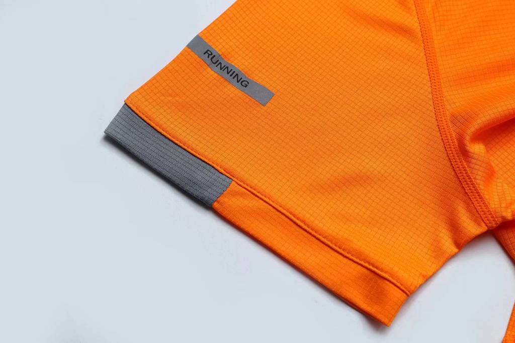 春夏新品 圓領短袖T恤 時尚運動文化衫 細節展示與尺碼表