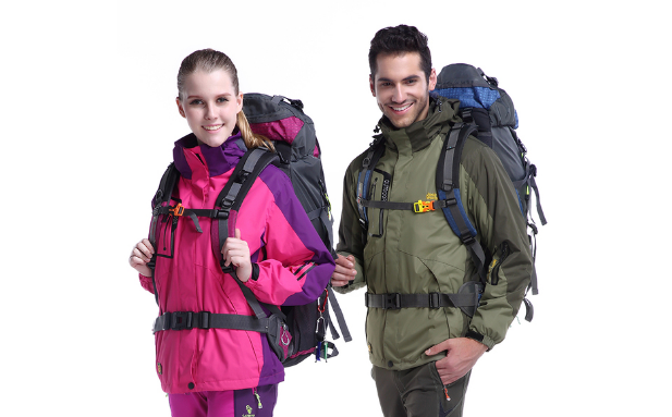 定制工作服時，哪些功能設計適合高強度勞動場景？